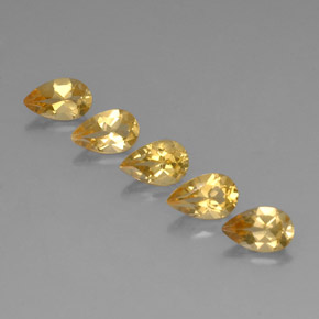 3.77カラットの天然Orange-Gold シトリン（7.9×5 mm・洋梨の形）