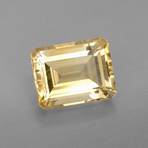 2.39カラットの天然ゴールデンイエローシトリン（9.1×7.1 mm・エメラルドカット）