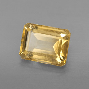 2.32カラットの天然ゴールデンイエローシトリン（9.1×7 mm・エメラルドカット）