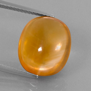 7.81カラットの天然イエローオレンジシトリン（13.8×12 mm・オーバルカット）