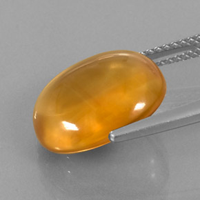 7.81カラットの天然イエローオレンジシトリン（13.8×12 mm・オーバルカット）
