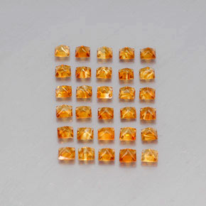 3.60カラットの天然ゴールドシトリン（3.1×3 mm・四角）