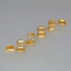 6.74カラットの天然ミディアム薄いオレンジゴールドシトリン（6.1×4.1 mm・エメラルドカット）