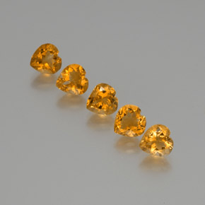 5.25カラットの天然濃いオレンジゴールドシトリン（7×6.8 mm・ハート型）