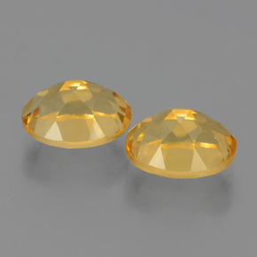 カラットの天然ゴールデンイエローシトリン（9×7 mm・オーバルカット）