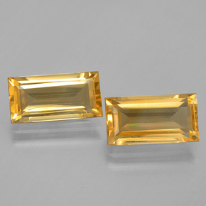 カラットの天然ゴールデンイエローシトリン（11.6×6.1 mm・バゲット）