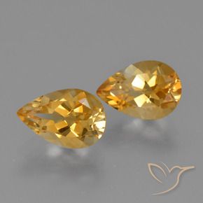 2.37カラットの天然濃いオレンジゴールドシトリン（8.8×6 mm・洋梨の形）