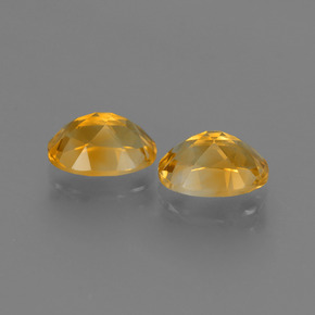 2.38カラットの天然濃いゴールデンオレンジシトリン（8.1×6 mm・オーバルカット）