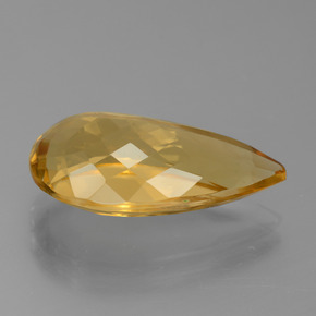 8.90カラットの天然ゴールデンシトリン（19.7×10.8 mm・洋梨の形）