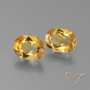 2.35カラットの天然濃いゴールデンオレンジシトリン（8×6.1 mm・オーバルカット）