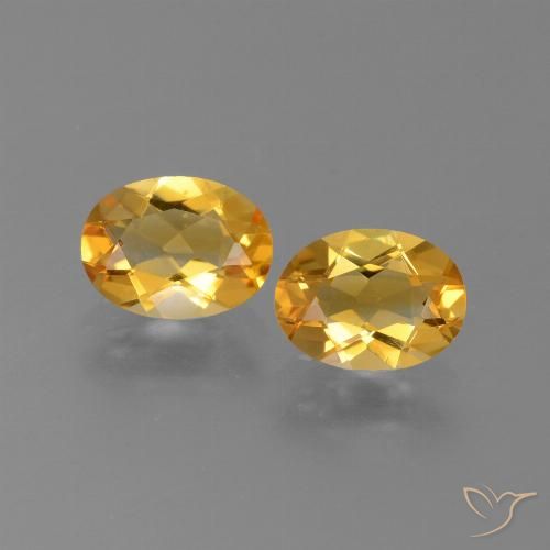 1.92カラットの天然ミディアムダークゴールデンシトリン（7.9×6 mm・オーバルカット）