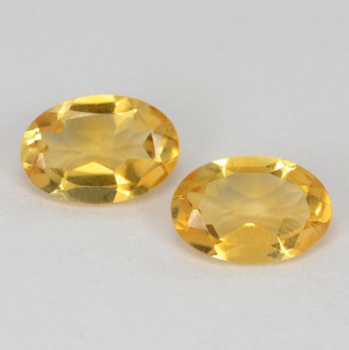 0.77カラットの天然ゴールデンシトリン（6.1×4.1 mm・オーバルカット）