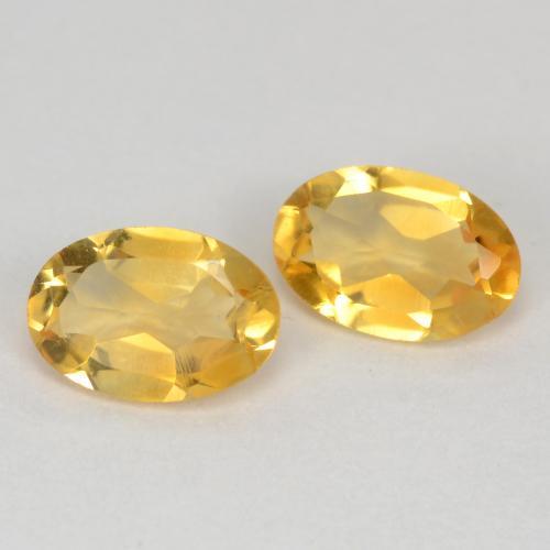 0.77カラットの天然ゴールデンシトリン（6.1×4.1 mm・オーバルカット）