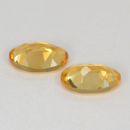 0.77カラットの天然ゴールデンシトリン（6.1×4.1 mm・オーバルカット）