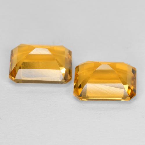 3.02カラットの天然濃いゴールデンオレンジシトリン（8×6 mm・エメラルドカット）