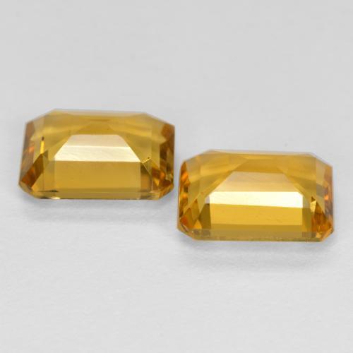 2.70カラットの天然濃いゴールデンオレンジシトリン（8.1×6.1 mm・エメラルドカット）