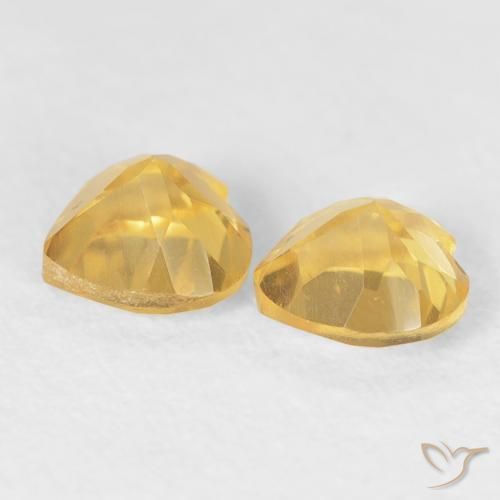 Shop natural 0.92ct 明るいゴールド シトリン gems, 心臓, from ブラジル at GemSelect. In stock, global shipping!