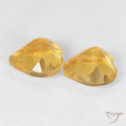 Shop natural 0.90ct ミディアムゴールド シトリン gems, 心臓, from ブラジル at GemSelect. In stock, global shipping!