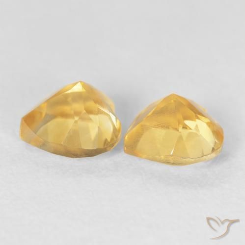 Shop natural 1.50ct ミディアムゴールド シトリン gems, 心臓, from ブラジル at GemSelect. In stock, global shipping!