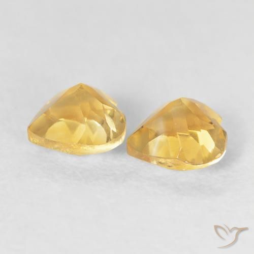 Shop natural 0.89ct 濃いゴールデンオレンジ シトリン gems, 心臓, from ブラジル at GemSelect. In stock, global shipping!