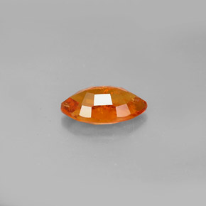 1.36カラットの天然イエローオレンジクリノヒューマイト、マーキーズ、VS-SI