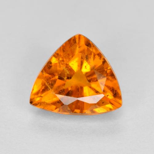 0.87カラットの天然ミディアムオレンジクリノヒューマイト（6.5×5.7 mm・トリリアント）