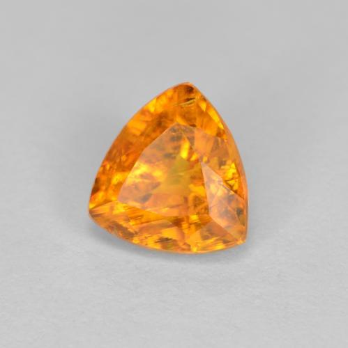 1.20カラットの天然アンバーオレンジクリノヒューマイト（6.8×6.6 mm・トリリアント）