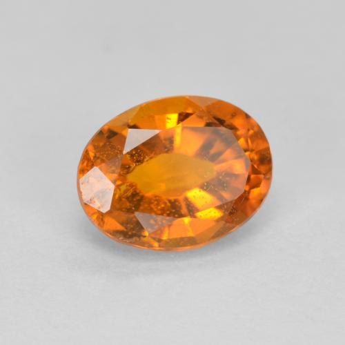 1.38カラットの天然ミディアムオレンジクリノヒューマイト（7.7×6 mm・オーバルカット）