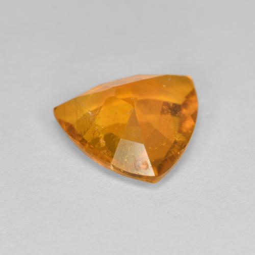 1.45カラットの天然鮮やかなオレンジクリノヒューマイト（8.2×7.9 mm・トリリアント）