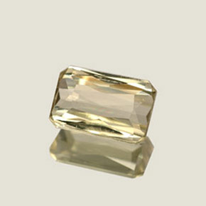 0.95カラットの天然グリーン/ピンクカラーチェンジダイアスポア（7×4.7 mm・エメラルドカット）