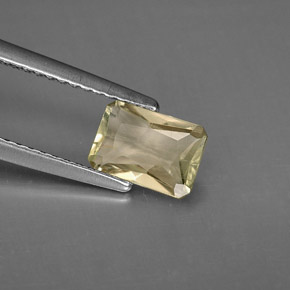 1.00カラットの天然グリーン/ピンクカラーチェンジダイアスポア（7.4×5.1 mm・エメラルドカット）