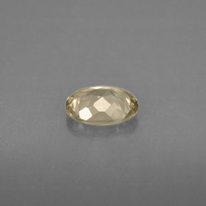 0.74カラットの天然グリーン/ピンクカラーチェンジダイアスポア（6.6×5.2 mm・オーバルカット）