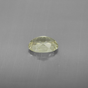 0.95カラットの天然グリーン/ピンクカラーチェンジダイアスポア（7.1×5.1 mm・オーバルカット）