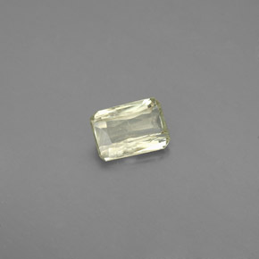0.73カラットの天然グリーン/ピンクカラーチェンジダイアスポア（6.1×4.4 mm・エメラルドカット）