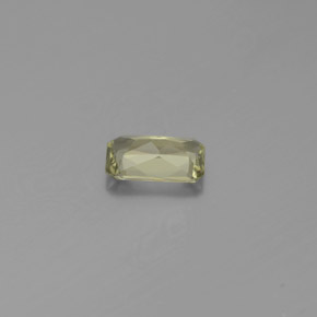 0.78カラットの天然グリーン/ピンクカラーチェンジダイアスポア（7.2×4.5 mm・エメラルドカット）