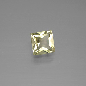 0.86カラットの天然グリーン/ピンクカラーチェンジダイアスポア（5.5×5.5 mm・四角）