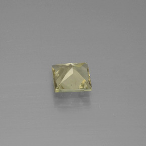 0.86カラットの天然グリーン/ピンクカラーチェンジダイアスポア（5.5×5.5 mm・四角）