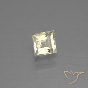 0.60カラットの天然非常に薄い黄色色が変わるダイアスポア、四角形、VS-SI