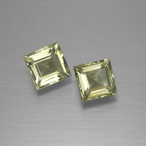 カラットの天然グリーン/ピンクカラーチェンジダイアスポア（5.5×5.5 mm・四角）