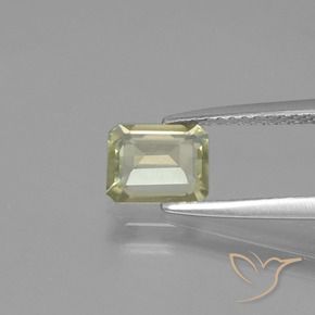 0.90カラットの天然薄いイエロー色が変わるダイアスポア、八角形 / エメラルドカット、VVS-VS