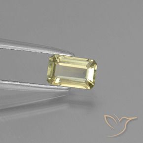 0.84カラットの天然非常に薄い黄色色が変わるダイアスポア、八角形 / エメラルドカット、VS