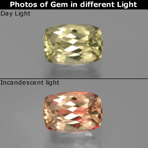 1.28カラットの天然非常に薄い黄色色が変わるダイアスポア、クッションカット、VVS-VS
