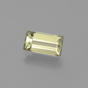 1.68カラットの天然グリーン/ピンクカラーチェンジダイアスポア（9.2×4.9 mm・バゲット）