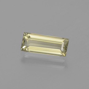 1.78カラットの天然イエローグリーンカラーチェンジダイアスポア（11×4.6 mm・バゲット）