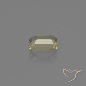 0.67カラットの天然非常に薄い黄色色が変わるダイアスポア、八角形 / エメラルドカット、VVS-VS