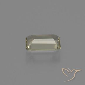 0.83カラットの天然茶色がかった黄色カラーチェンジダイアスポア（7.1×4.6 mm・エメラルドカット）