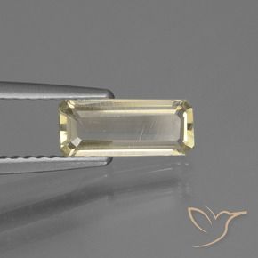 0.84カラットの天然薄いイエロー色が変わるダイアスポア、八角形 / エメラルドカット、VVS-VS