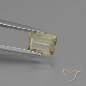 0.88カラットの天然非常に薄い黄色色が変わるダイアスポア、八角形 / エメラルドカット、VVS-VS