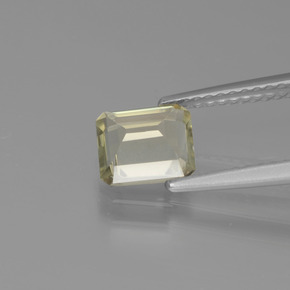 1.15カラットの天然非常に薄い黄色カラーチェンジダイアスポア（6.6×6.1 mm・エメラルドカット）