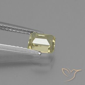 0.95カラットの天然ライトイエロー色が変わるダイアスポア、八角形 / エメラルドカット、VS